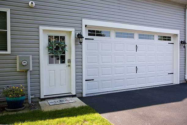 24/7 Emergency Garage Door Panel Replacement experts in Howard Lake, MN